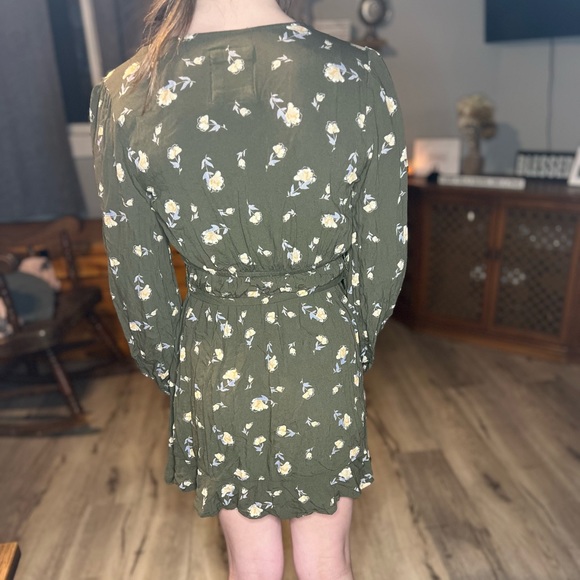 SO Floral Dress - Picture 2 of 5